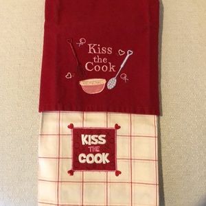 Set of 2 "Kiss the Cook" Kitchen Towels